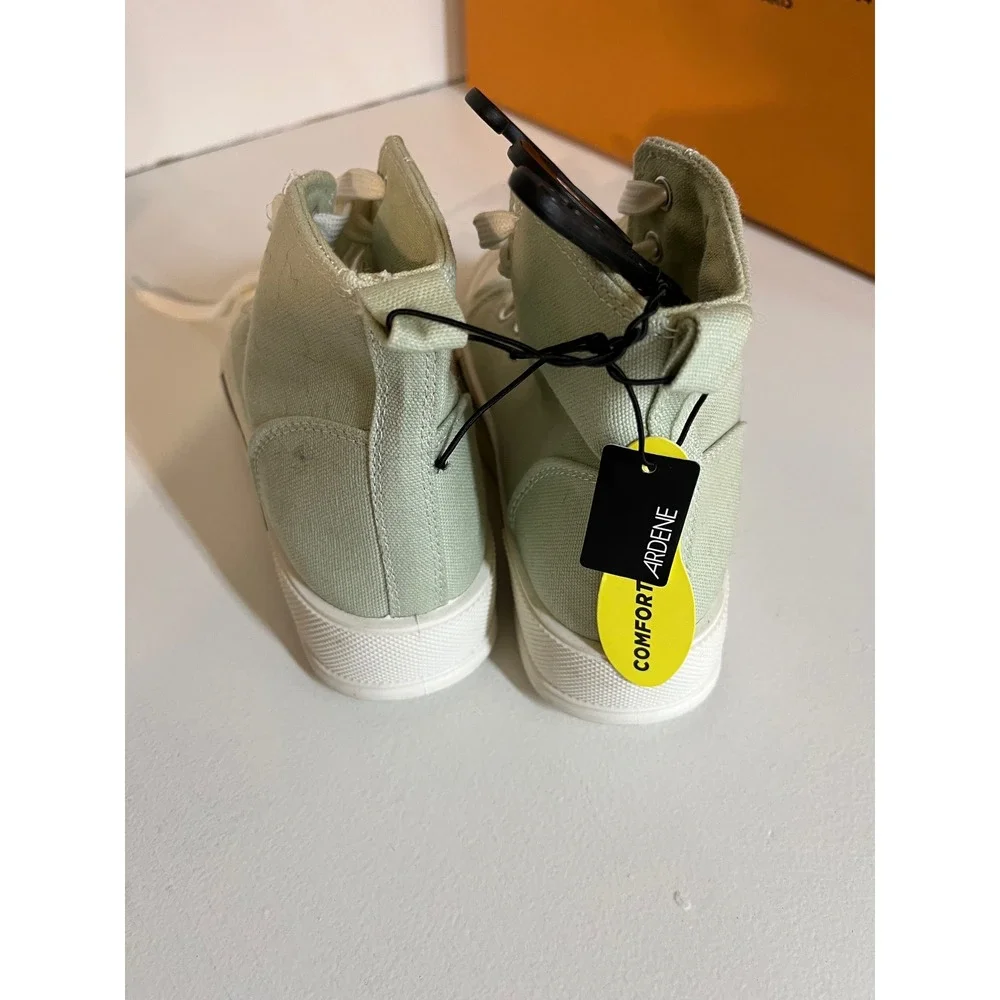 Comfort & Ardene step into